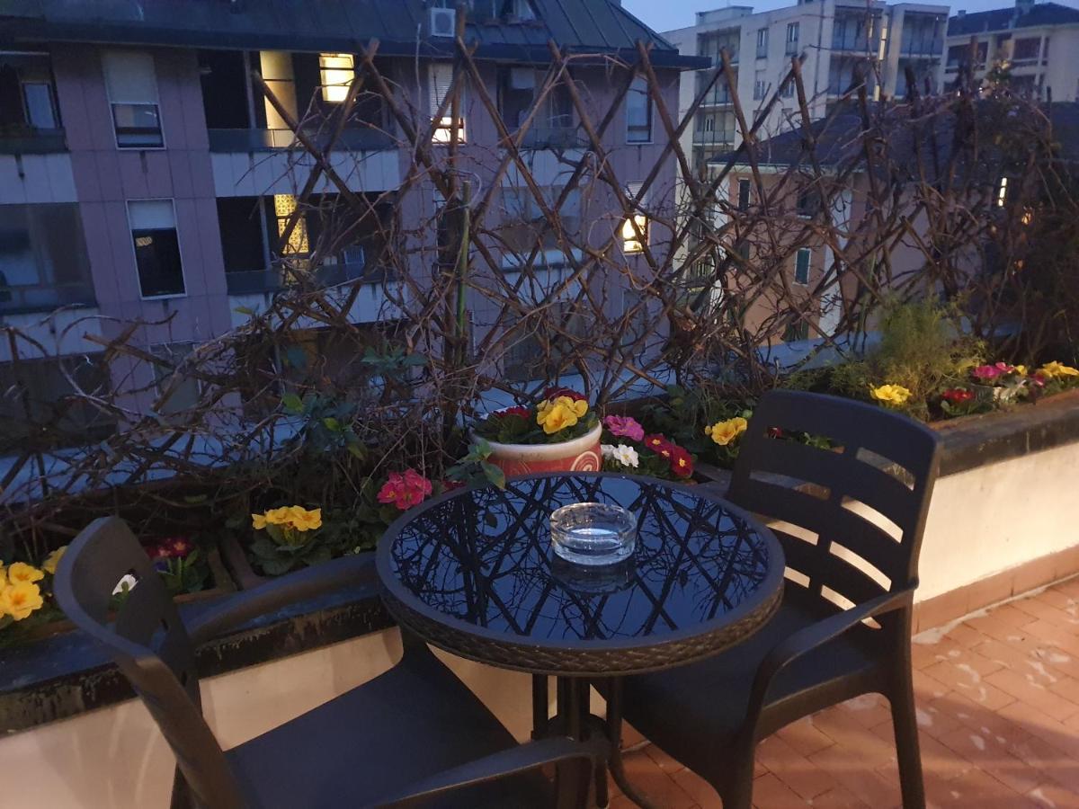 The Boheme Vintage Junior Suite ---- Cozy & Quiet & Comfortable With Private Bathroom & Fully Equipped Kitchenette & Cozy Balcony - Lift To 4Th Floor - Metro' Verde -Green Subway Porta Genova Милано Екстериор снимка