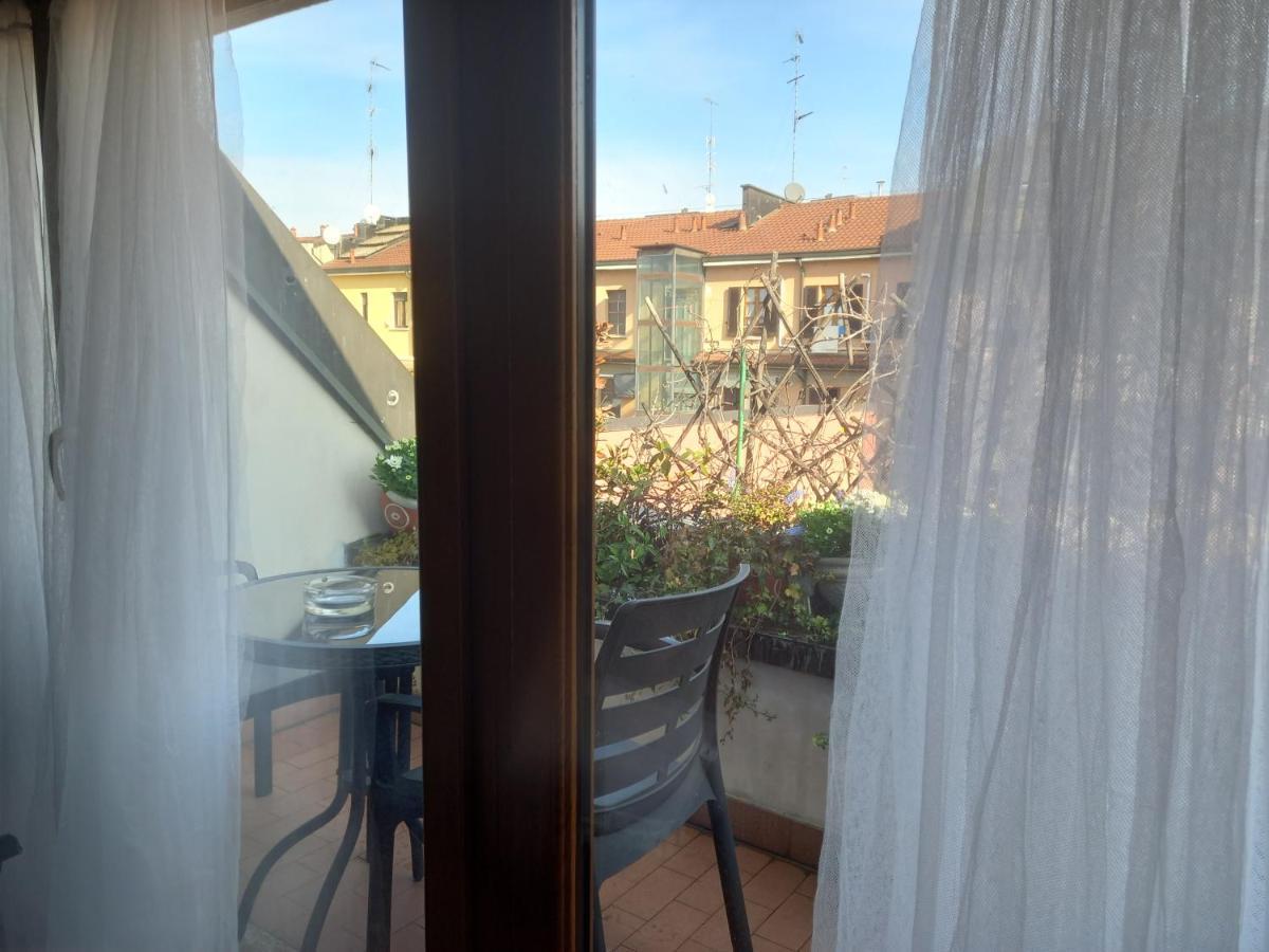 The Boheme Vintage Junior Suite ---- Cozy & Quiet & Comfortable With Private Bathroom & Fully Equipped Kitchenette & Cozy Balcony - Lift To 4Th Floor - Metro' Verde -Green Subway Porta Genova Милано Екстериор снимка